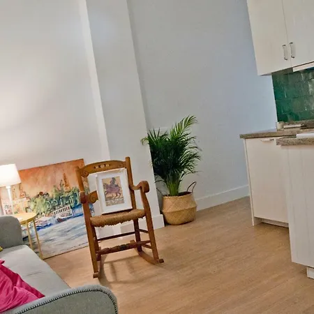 Calle San Bernardo, 9 Apartment